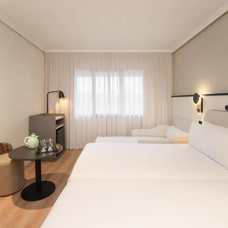 Hotel Madrid Alameda Aeropuerto, Affiliated By Melia Exterior photo